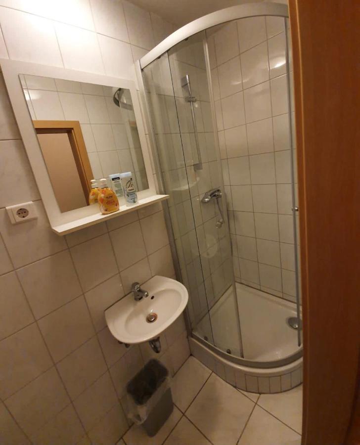 Unterkunfte Bora Gmbh Gaimersheim Buitenkant foto