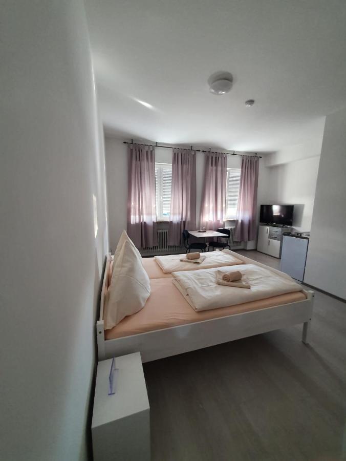 Unterkunfte Bora Gmbh Gaimersheim Buitenkant foto